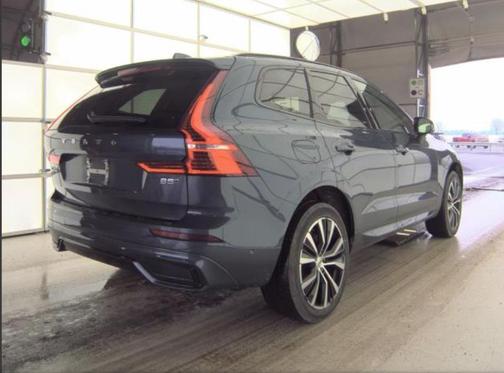 2025 Volvo XC60 B5 Plus