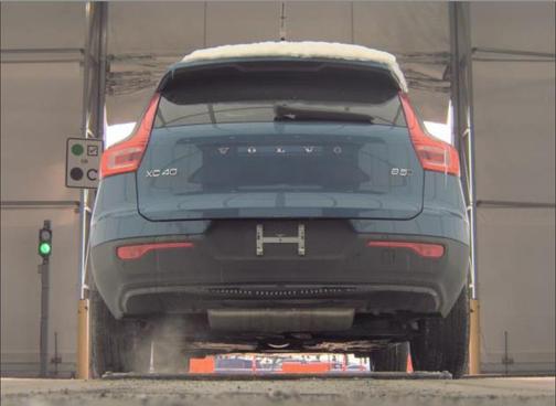 2025 Volvo XC40 B5 Plus Dark Theme