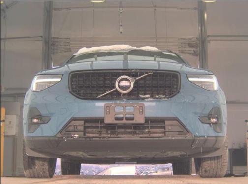 2025 Volvo XC40 B5 Plus Dark Theme