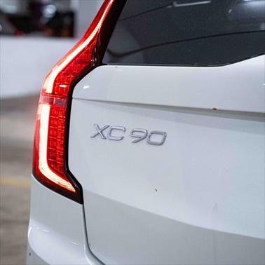 2025 Volvo XC90 Plug-In Hybrid T8 Plus 7-Seater