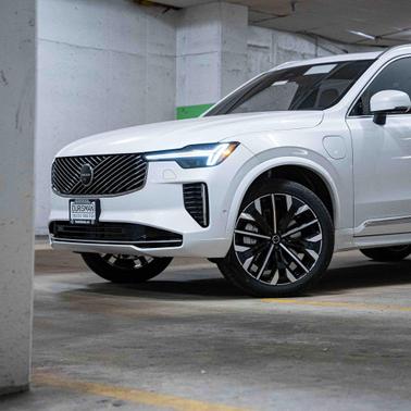 2025 Volvo XC90 Plug-In Hybrid T8 Plus 7-Seater