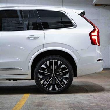 2025 Volvo XC90 Plug-In Hybrid T8 Plus 7-Seater