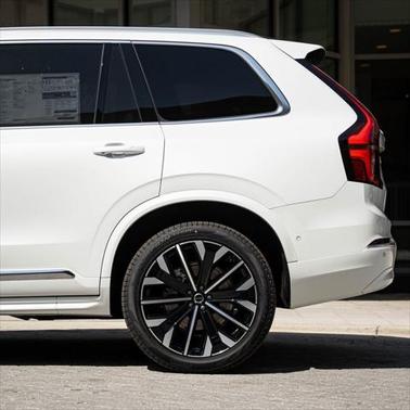 2025 Volvo XC90 B6 Plus 6-Seater