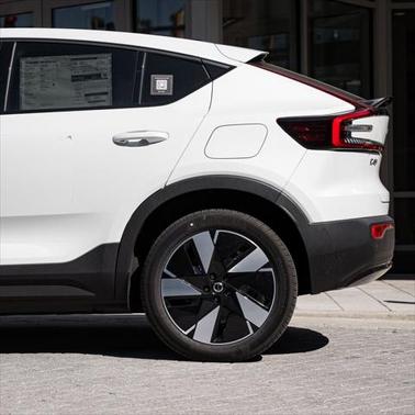 2024 Volvo C40 Recharge Pure Electric Twin Plus