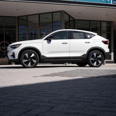 2024 Volvo C40 Recharge Pure Electric Twin Plus