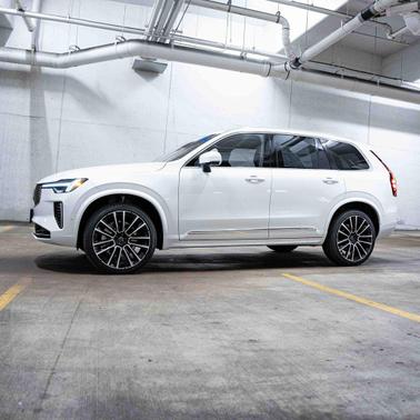 2026 Volvo XC90 B6 Plus 6-Seater