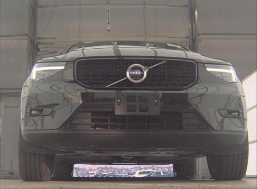 2025 Volvo XC40 B5 Plus Dark Theme