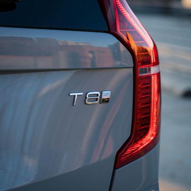 2025 Volvo XC90 Plug-In Hybrid T8 Plus 7-Seater