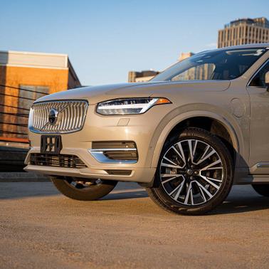 2025 Volvo XC90 Plug-In Hybrid T8 Plus 7-Seater