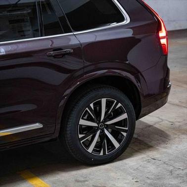 2025 Volvo XC90 B5 Core