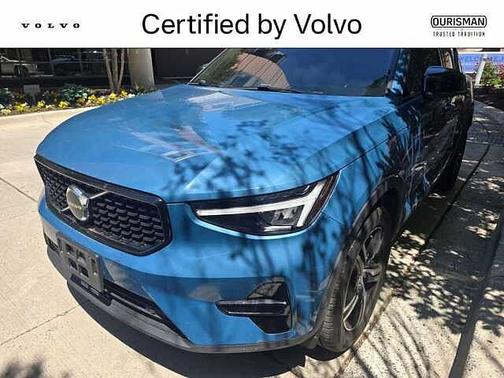 Fjord Blue 2024 Volvo XC40 Core