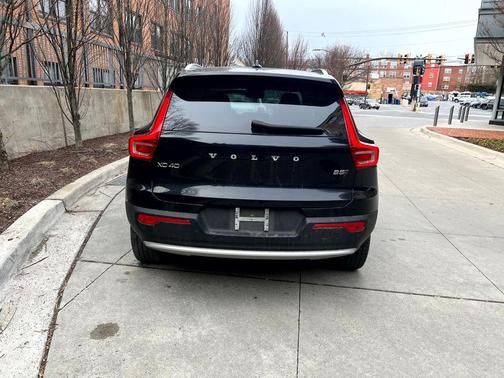 2023 Volvo XC40 B5 Plus Bright Theme