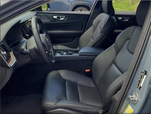 2024 Volvo S60 B5 Plus Dark Theme