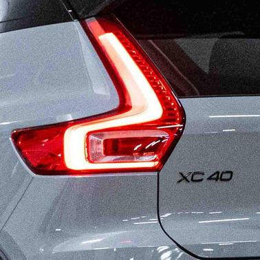 2026 Volvo XC40 Black Edition Ultra, B5 AWD Gas (mild hybrid)
