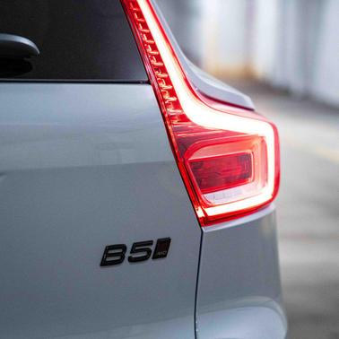 2026 Volvo XC40 Black Edition Ultra, B5 AWD Gas (mild hybrid)