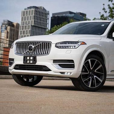 Crystal White 2024 Volvo XC90 Plus