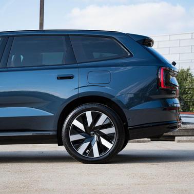2025 Volvo EX90 Twin Motor Ultra