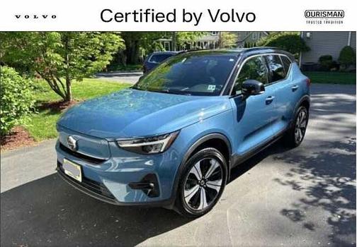 Fjord Blue 2023 Volvo XC40 Plus