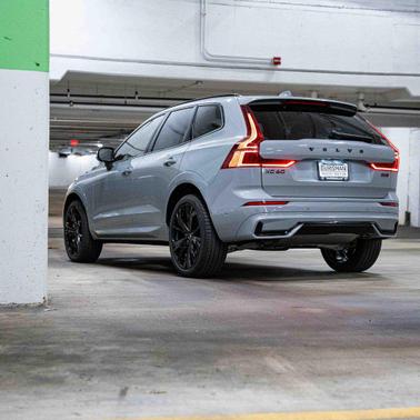 2026 Volvo XC60 B5 Ultra Black Edition
