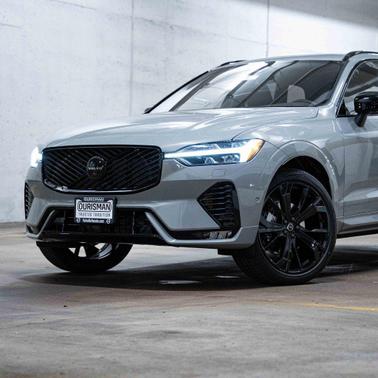 2026 Volvo XC60 B5 Ultra Black Edition
