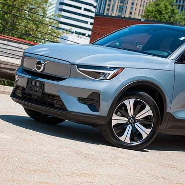 Thunder Grey 2023 Volvo C40 Recharge Pure Electric Core