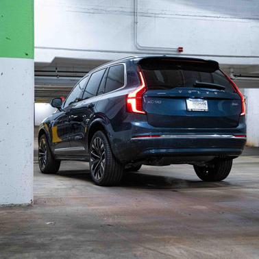 2026 Volvo XC90 Ultra, B6 AWD Gas (mild hybrid), Gasoline, Bright, 6 Seats