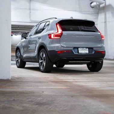 2026 Volvo XC40 B5 Plus