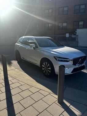 2023 Volvo XC60 B5 Plus Bright Theme