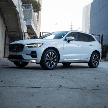 2023 Volvo XC60 B5 Plus Bright Theme