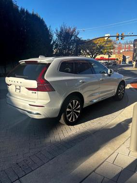 2023 Volvo XC60 B5 Plus Bright Theme