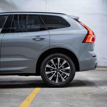 2025 Volvo XC60 Plus