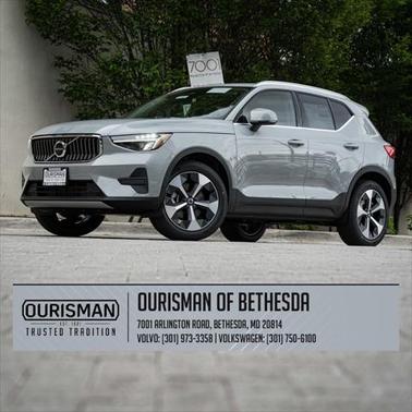 2025 Volvo XC40 B5 Core Bright Theme