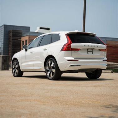 2023 Volvo XC60 Recharge Plug-In Hybrid T8 Plus Bright Theme