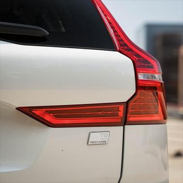 2023 Volvo XC60 Recharge Plug-In Hybrid T8 Plus Bright Theme