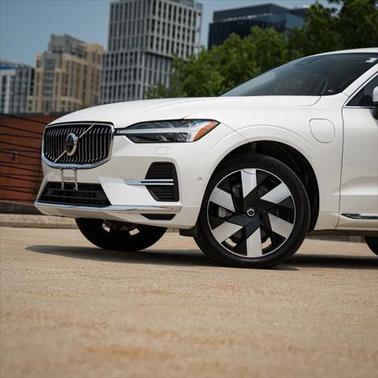 2023 Volvo XC60 Recharge Plug-In Hybrid T8 Plus Bright Theme