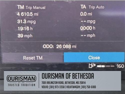 2023 Volvo S60 B5 Plus Dark Theme
