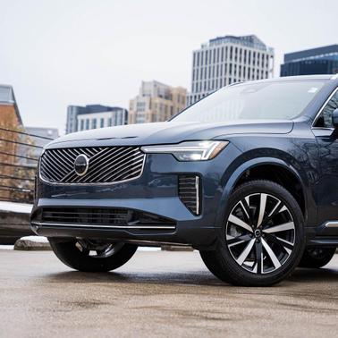 2025 Volvo XC90 B5 Core