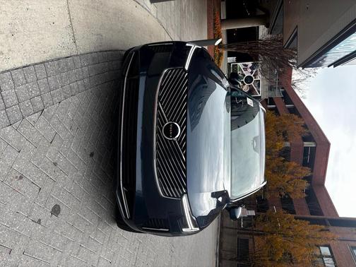 2025 Volvo XC90 B5 Core