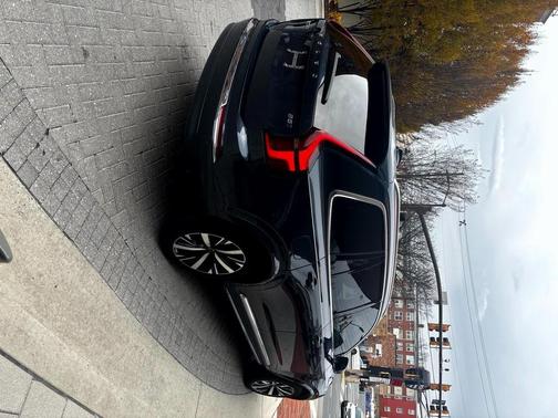 2025 Volvo XC90 B5 Core