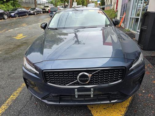 2025 Volvo S60 B5 Core