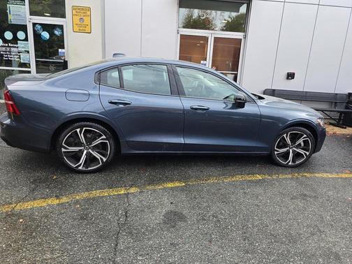 2025 Volvo S60 B5 Core