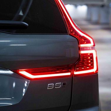 2026 Volvo XC60 B5 Plus