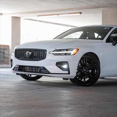 2024 Volvo S60 B5 Plus Black Edition