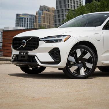 2023 Volvo XC60 Recharge Plug-In Hybrid T8 Plus Dark Theme