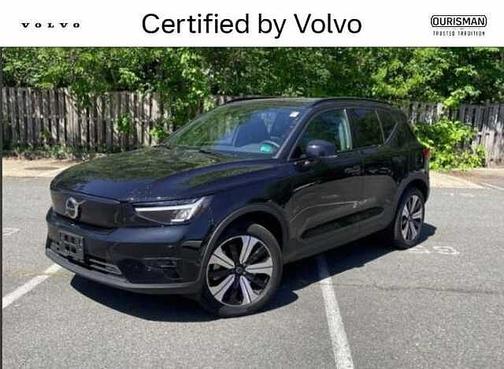Onyx Black 2023 Volvo XC40 Recharge Pure Electric Plus