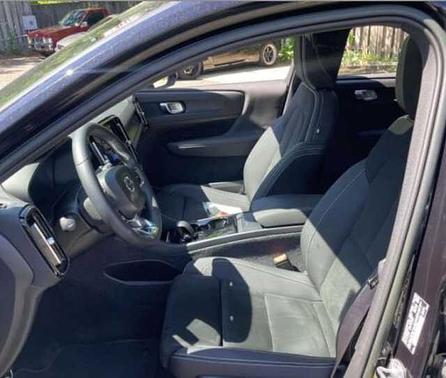 Onyx Black 2023 Volvo XC40 Recharge Pure Electric Plus