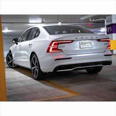 2024 Volvo S60 B5 Plus Dark Theme