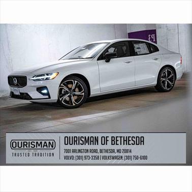 2024 Volvo S60 B5 Plus Dark Theme