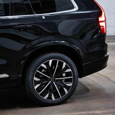2026 Volvo XC90 Plug-In Hybrid T8 Plus 7-Seater