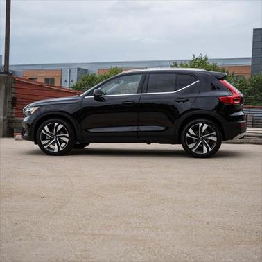 2024 Volvo XC40 B5 Plus Bright Theme